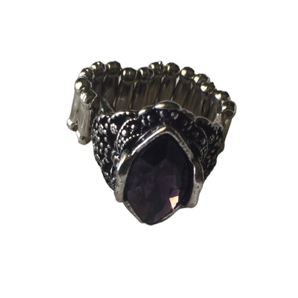 Vintage Old Amethyst Ring - Picture 2 of 11